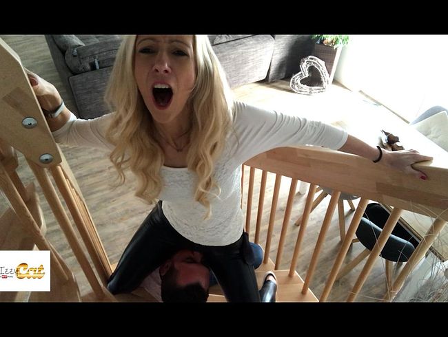 Izzy_Cat Porno Video: Hose platzt vor dem Date und er fi**t mich einfach