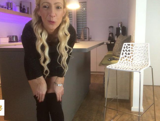 Izzy_Cat Porno Video: Nachzahlung oder Beine breit...!?